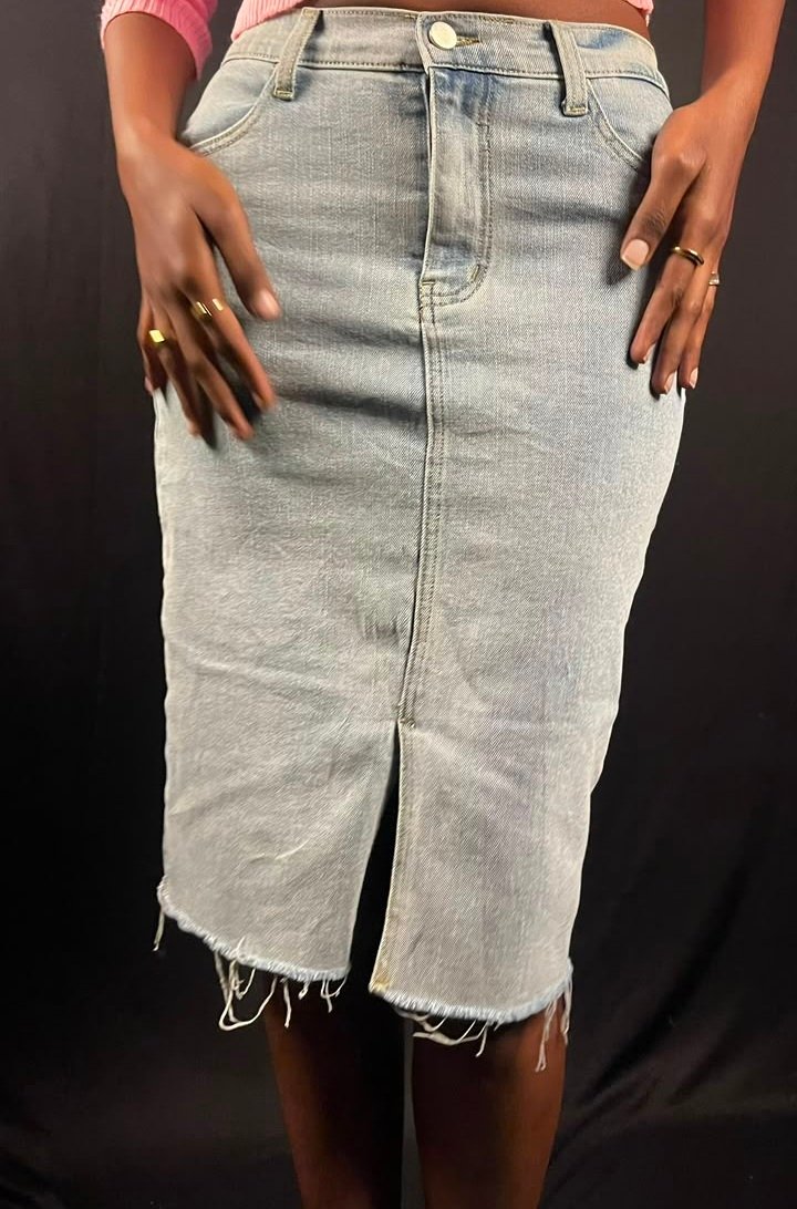 Light-Wash Front-Slit Denim Midi Skirt - Image 2